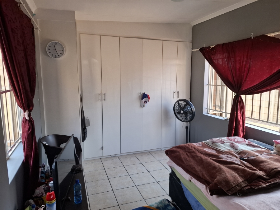 5 Bedroom Property for Sale in Birchleigh Gauteng