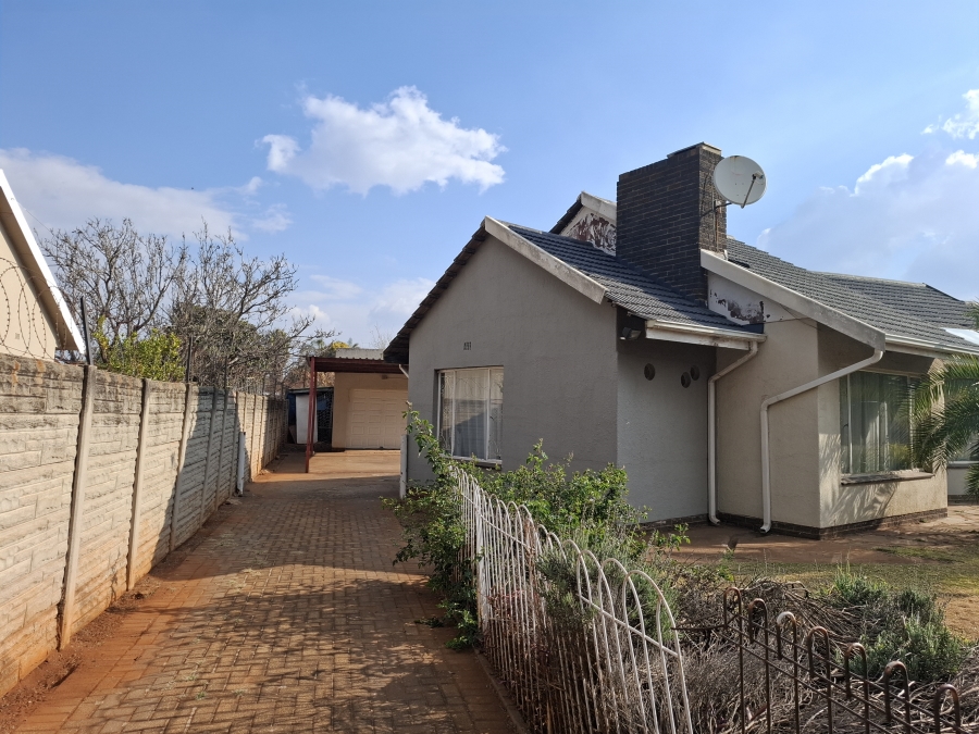 5 Bedroom Property for Sale in Birchleigh Gauteng
