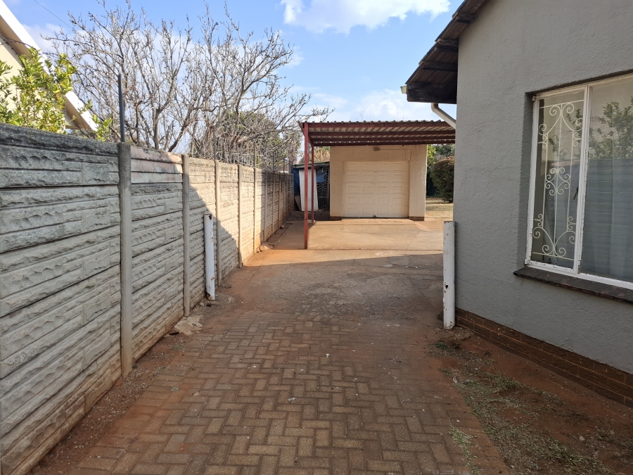 5 Bedroom Property for Sale in Birchleigh Gauteng
