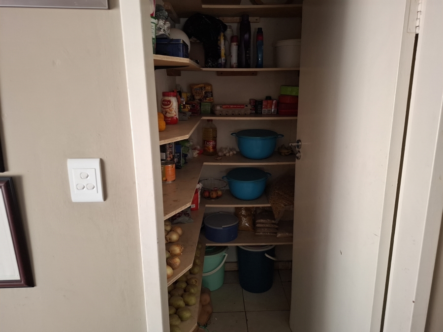 5 Bedroom Property for Sale in Birchleigh Gauteng