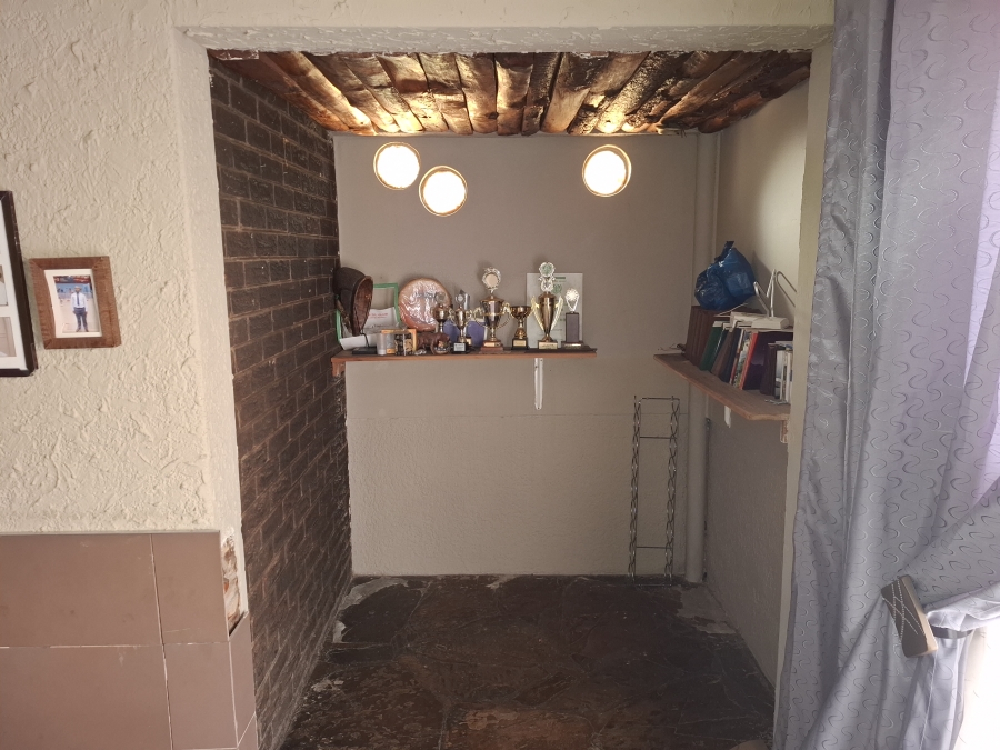 5 Bedroom Property for Sale in Birchleigh Gauteng