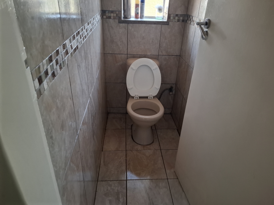 5 Bedroom Property for Sale in Birchleigh Gauteng