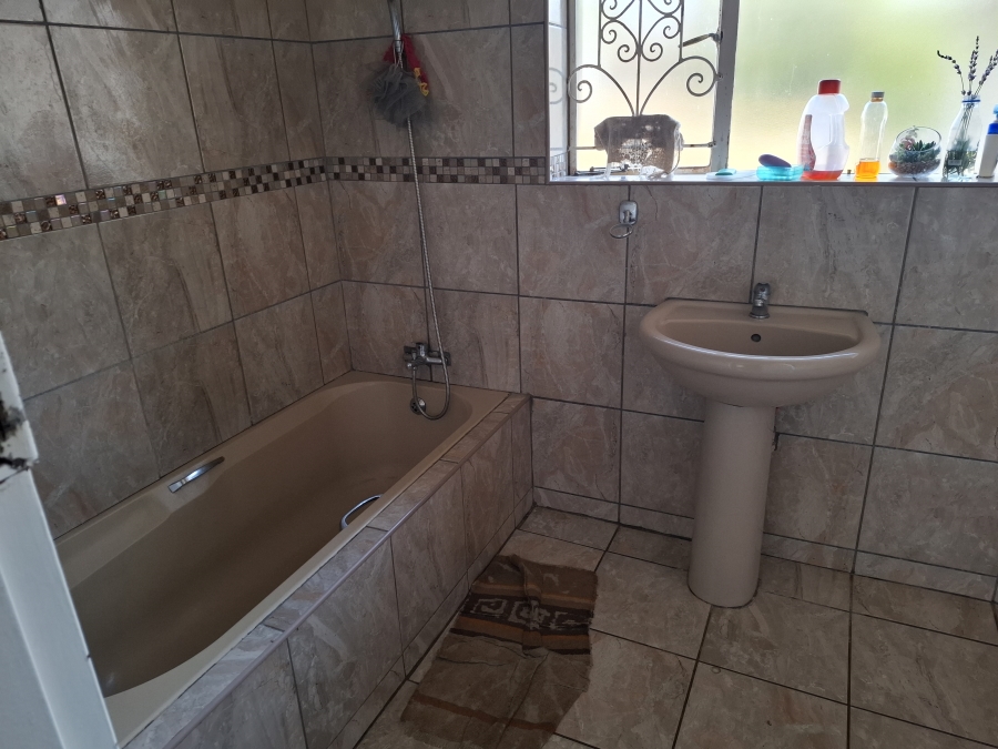 5 Bedroom Property for Sale in Birchleigh Gauteng