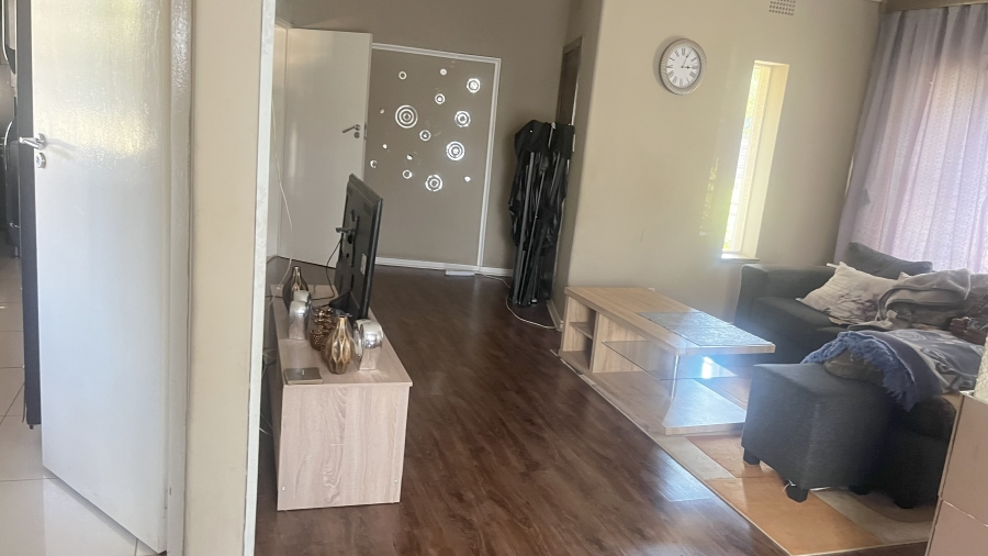 5 Bedroom Property for Sale in Birchleigh Gauteng