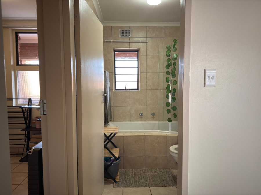 To Let 2 Bedroom Property for Rent in Olympus AH Gauteng
