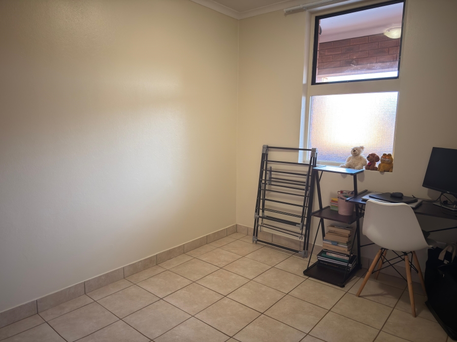 To Let 2 Bedroom Property for Rent in Olympus AH Gauteng