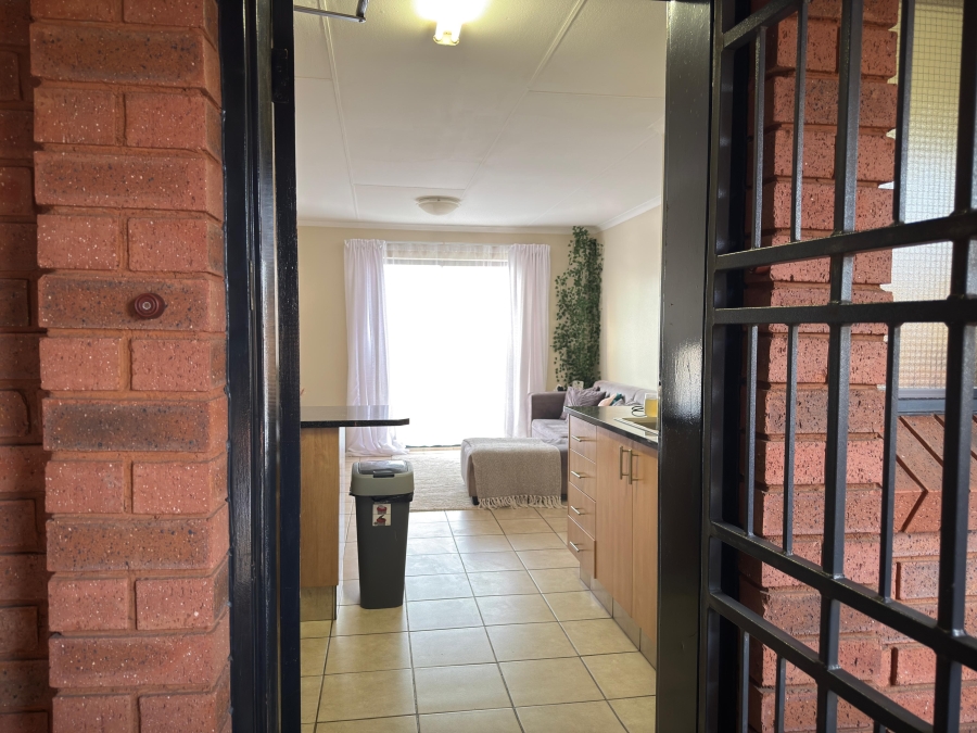 To Let 2 Bedroom Property for Rent in Olympus AH Gauteng