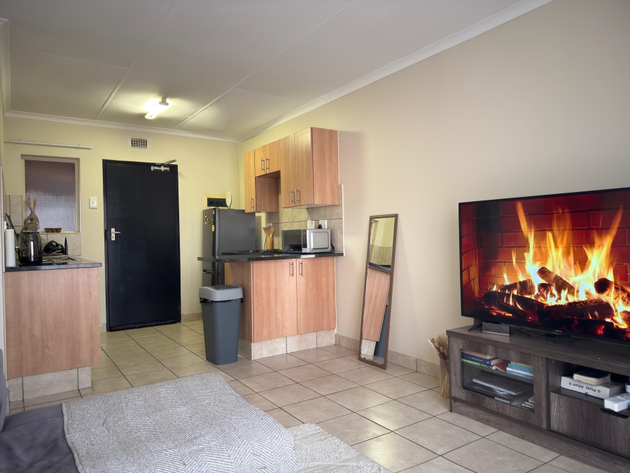 To Let 2 Bedroom Property for Rent in Olympus AH Gauteng