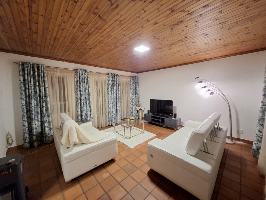 To Let 3 Bedroom Property for Rent in Monument Park Gauteng