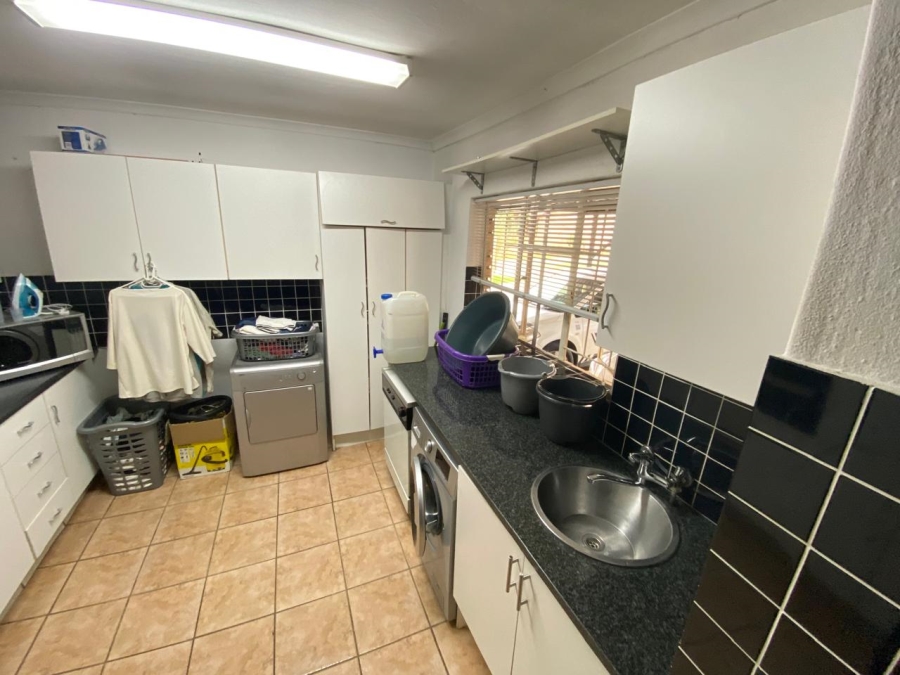 To Let 3 Bedroom Property for Rent in Faerie Glen Gauteng