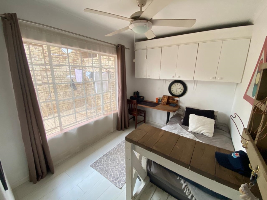 To Let 3 Bedroom Property for Rent in Faerie Glen Gauteng