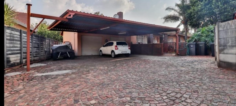 3 Bedroom Property for Sale in Esther Park Gauteng