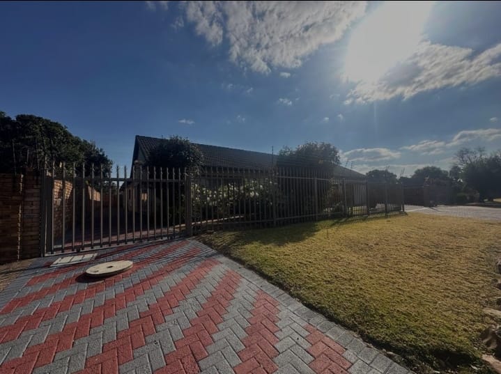4 Bedroom Property for Sale in Randhart Gauteng