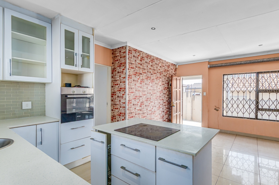 4 Bedroom Property for Sale in Cosmo City Gauteng