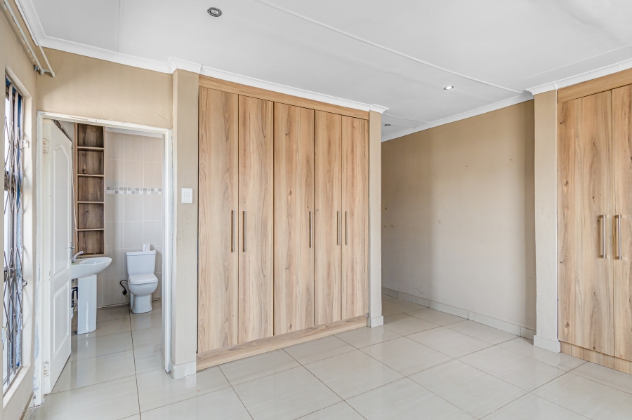 4 Bedroom Property for Sale in Cosmo City Gauteng