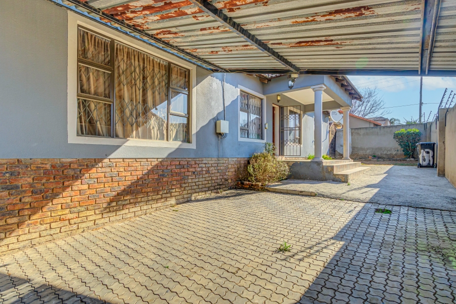 4 Bedroom Property for Sale in Cosmo City Gauteng