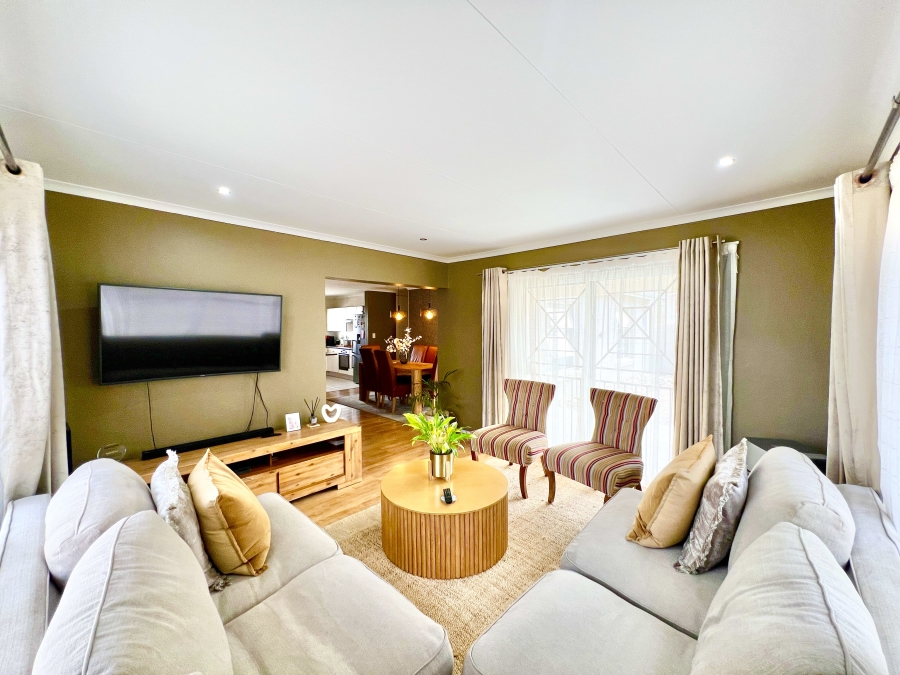 3 Bedroom Property for Sale in Halfway Gardens Gauteng
