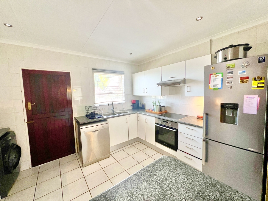 3 Bedroom Property for Sale in Halfway Gardens Gauteng