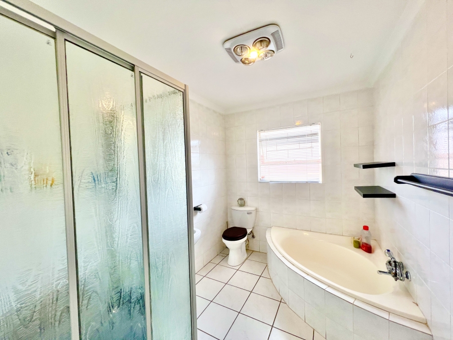 3 Bedroom Property for Sale in Halfway Gardens Gauteng