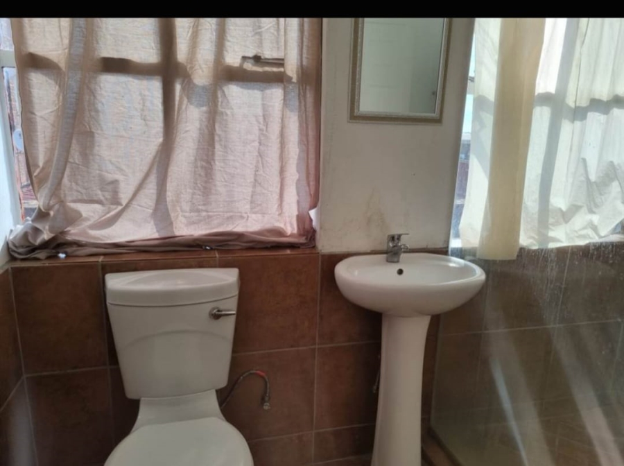 To Let 1 Bedroom Property for Rent in Northcliff Gauteng