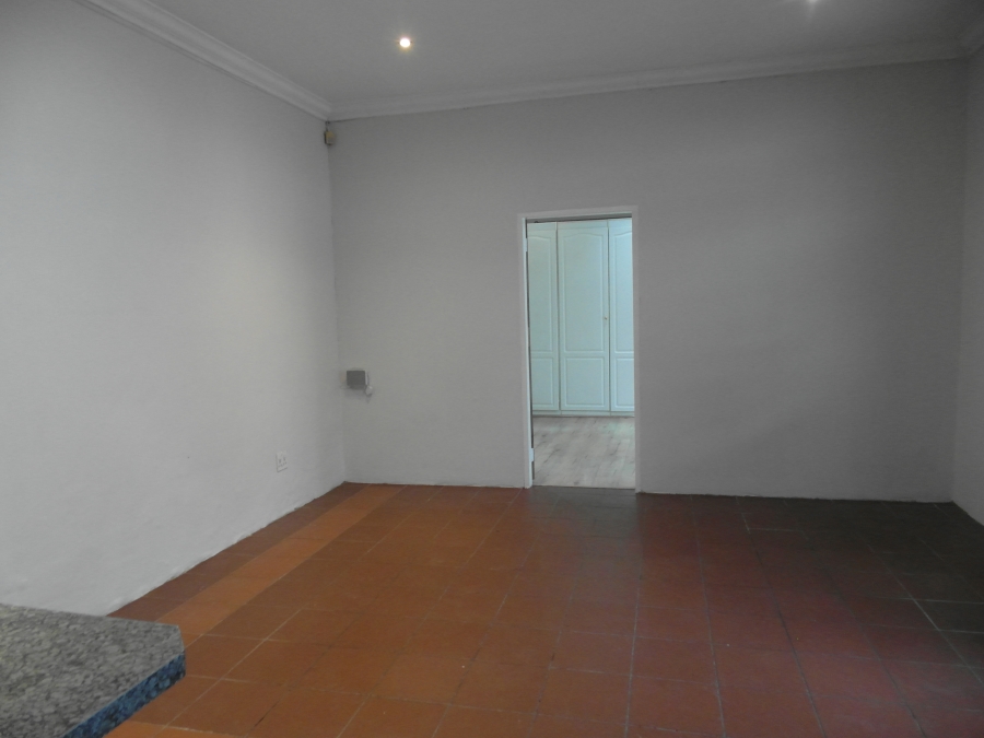 To Let 1 Bedroom Property for Rent in Linden Gauteng
