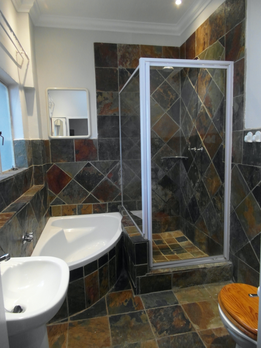 To Let 1 Bedroom Property for Rent in Linden Gauteng