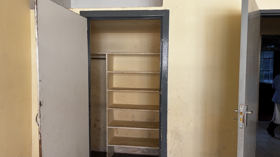 To Let 1 Bedroom Property for Rent in Johannesburg Central Gauteng