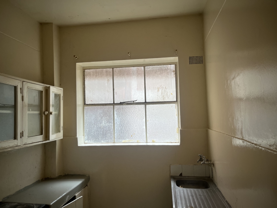 To Let 2 Bedroom Property for Rent in Johannesburg Central Gauteng