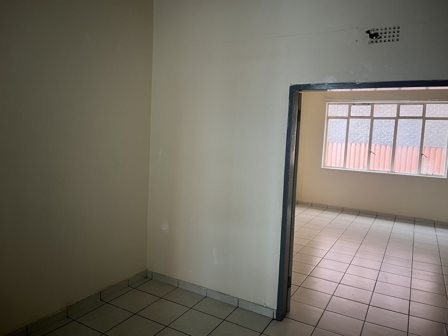 To Let 2 Bedroom Property for Rent in Johannesburg Central Gauteng