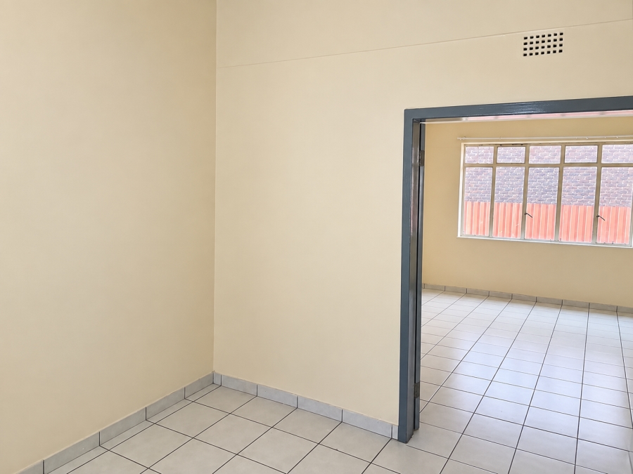 To Let 2 Bedroom Property for Rent in Johannesburg Central Gauteng