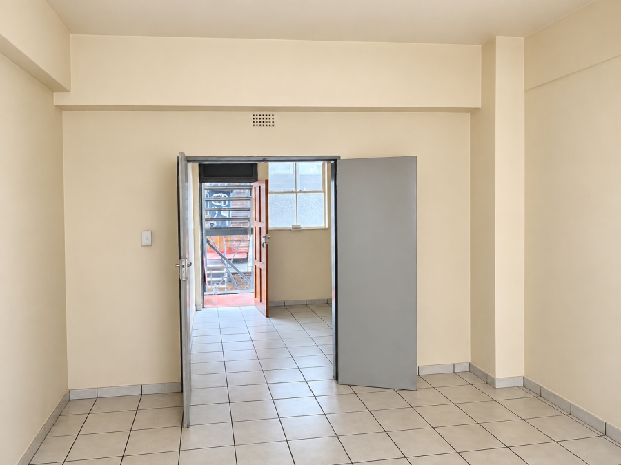 To Let 2 Bedroom Property for Rent in Johannesburg Central Gauteng