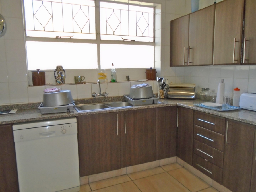 To Let 3 Bedroom Property for Rent in Victory Park Gauteng