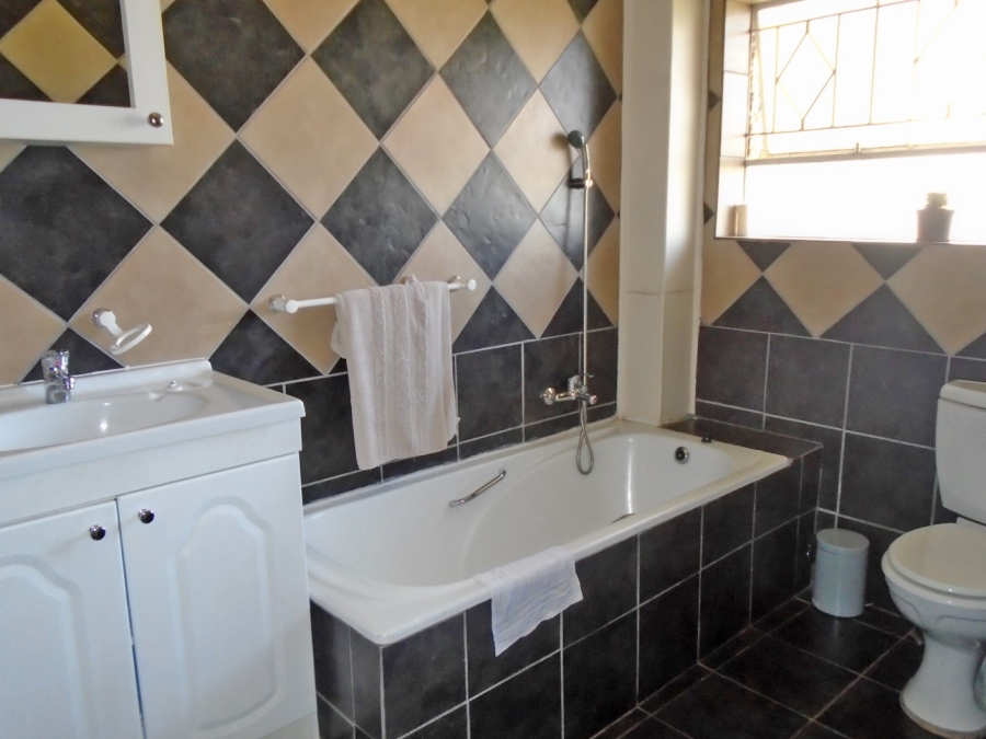 To Let 3 Bedroom Property for Rent in Victory Park Gauteng