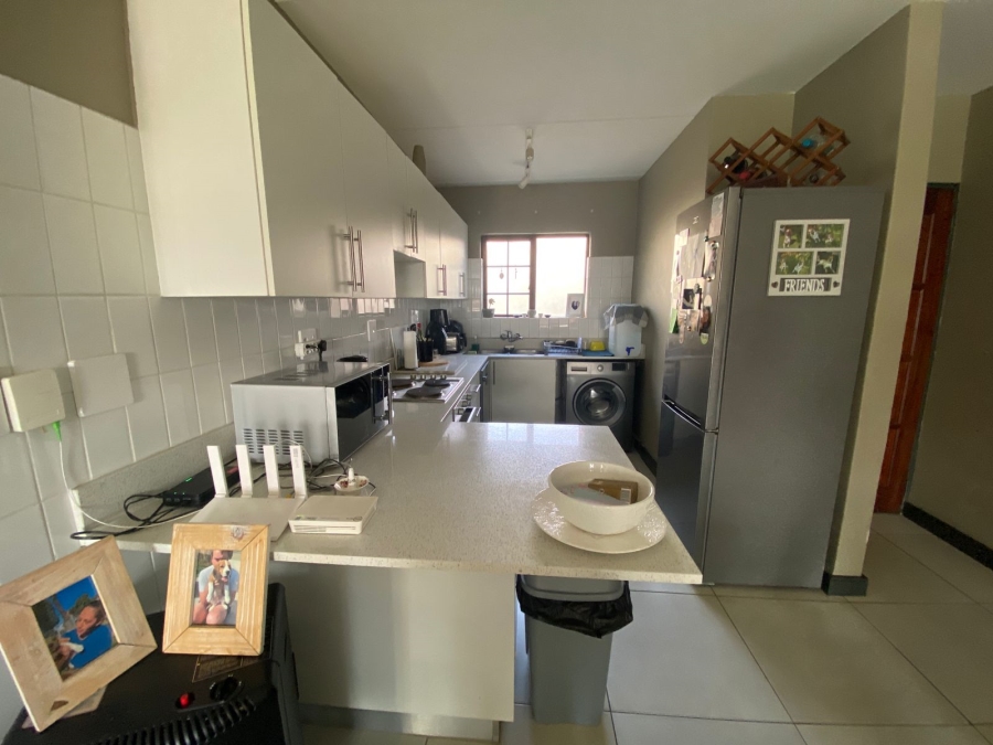 To Let 2 Bedroom Property for Rent in Bedfordview Gauteng