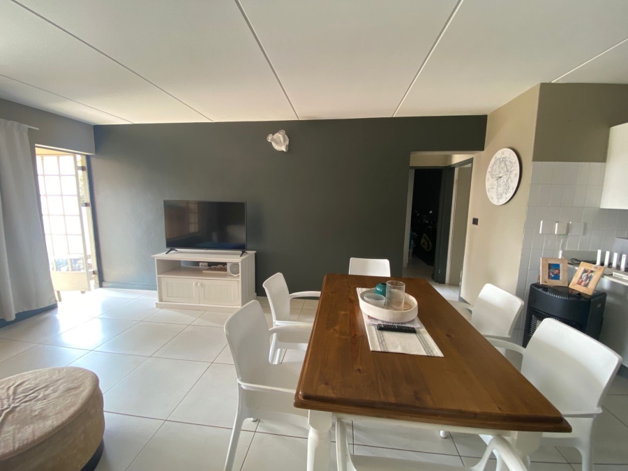 To Let 2 Bedroom Property for Rent in Bedfordview Gauteng