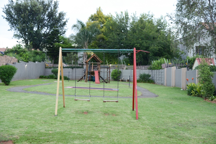 To Let 2 Bedroom Property for Rent in Bedfordview Gauteng