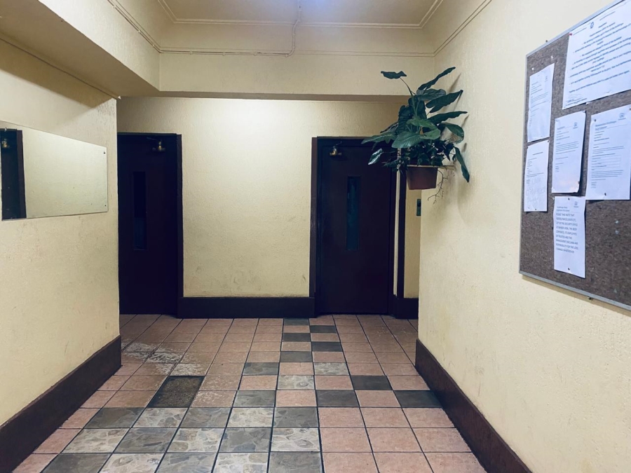 2 Bedroom Property for Sale in Hillbrow Gauteng