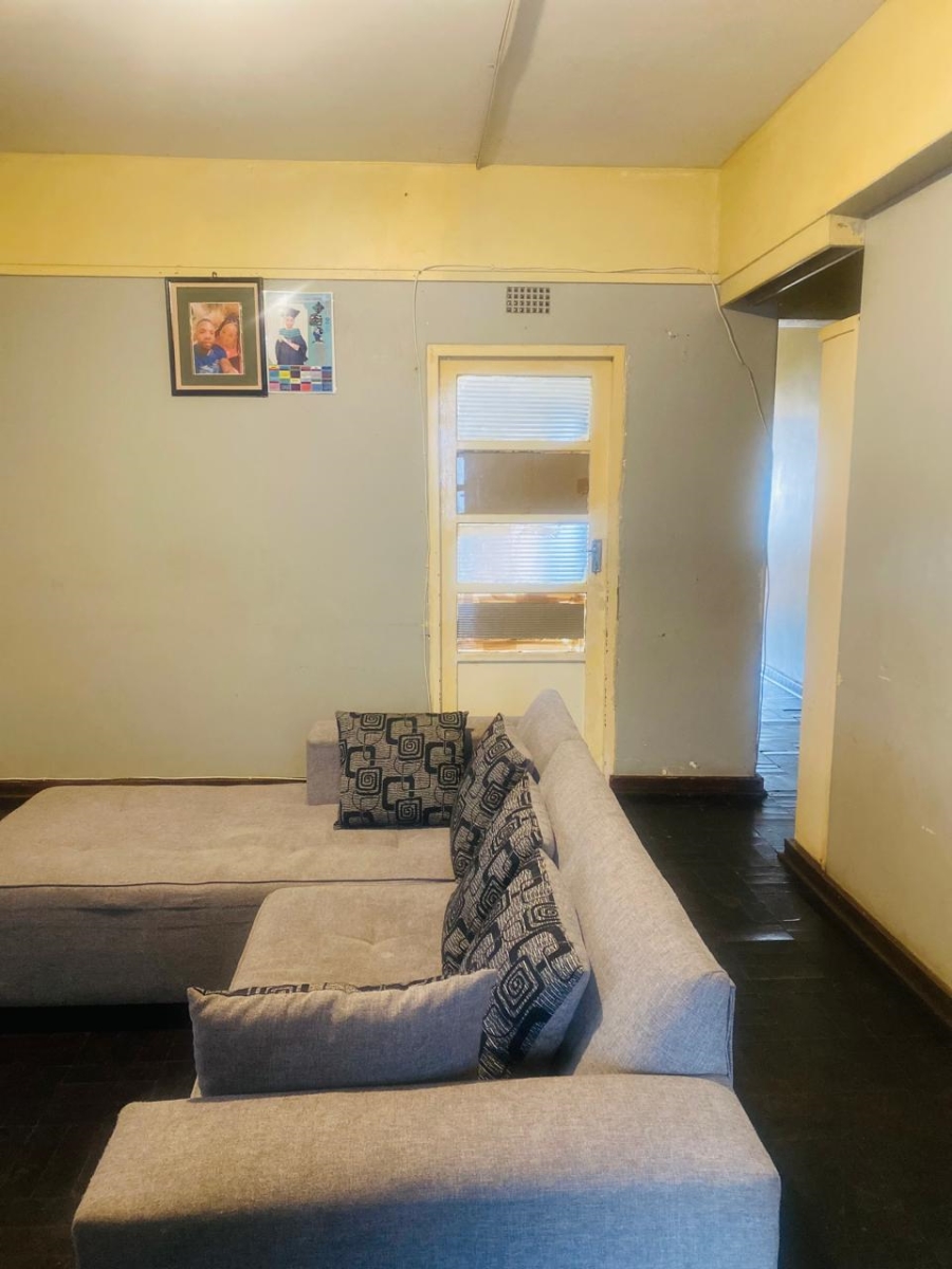 2 Bedroom Property for Sale in Hillbrow Gauteng