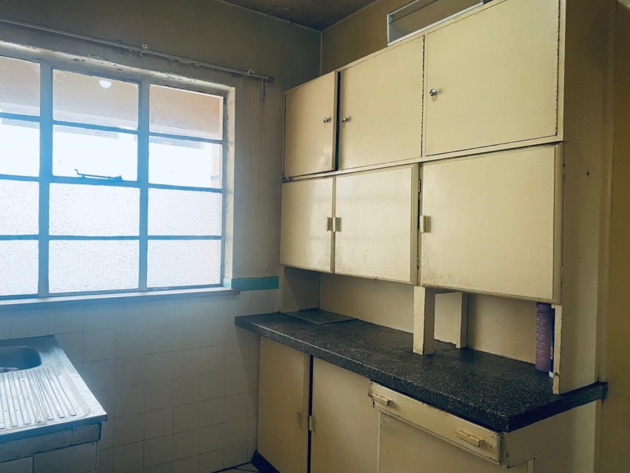 2 Bedroom Property for Sale in Hillbrow Gauteng
