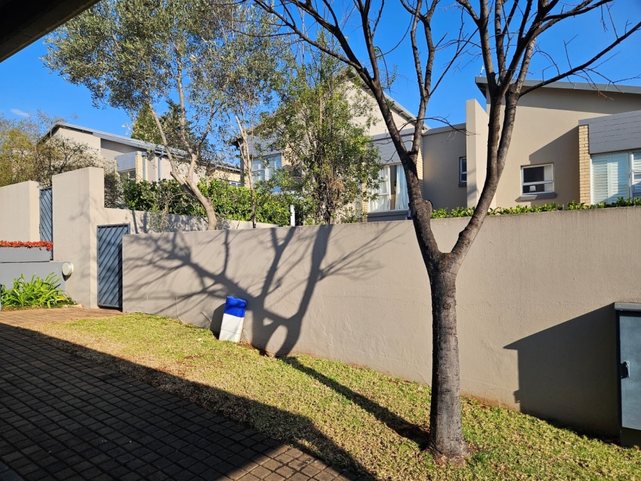 To Let 3 Bedroom Property for Rent in Craighall Gauteng