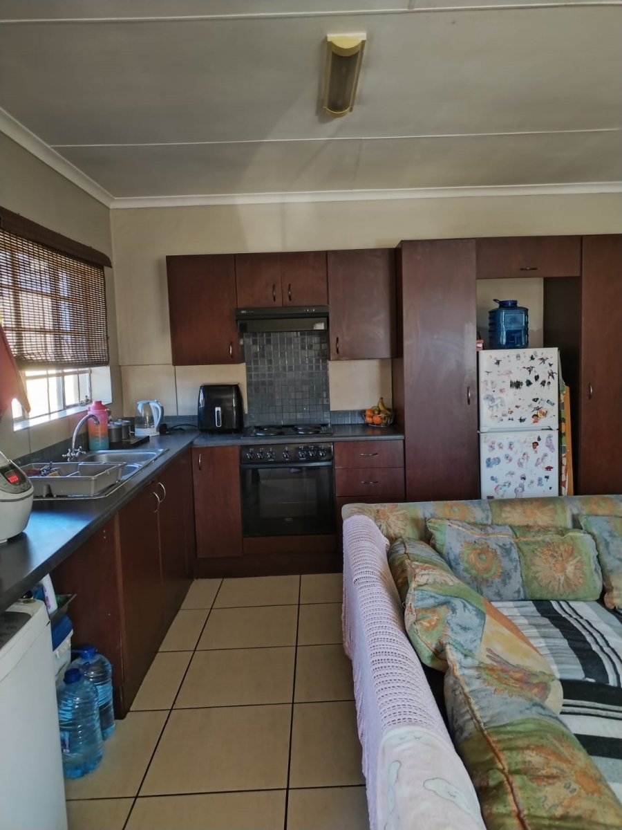 4 Bedroom Property for Sale in Wentworth Park Gauteng