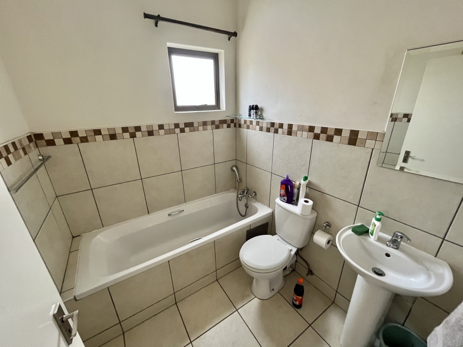 2 Bedroom Property for Sale in Barbeque Downs Gauteng