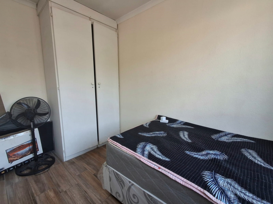 2 Bedroom Property for Sale in Vorna Valley Gauteng