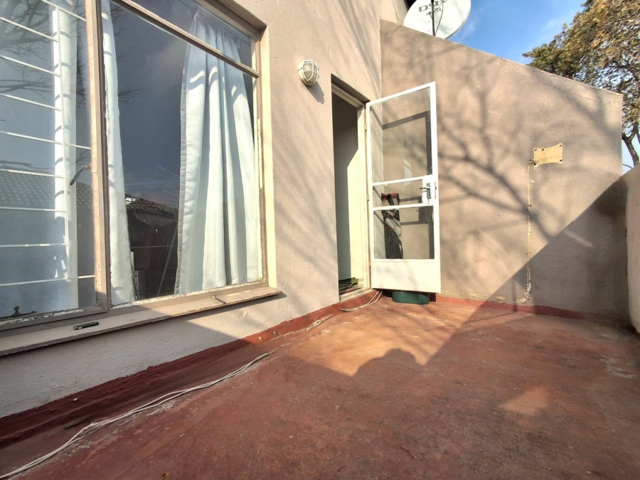 2 Bedroom Property for Sale in Vorna Valley Gauteng