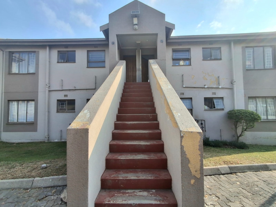 2 Bedroom Property for Sale in Vorna Valley Gauteng