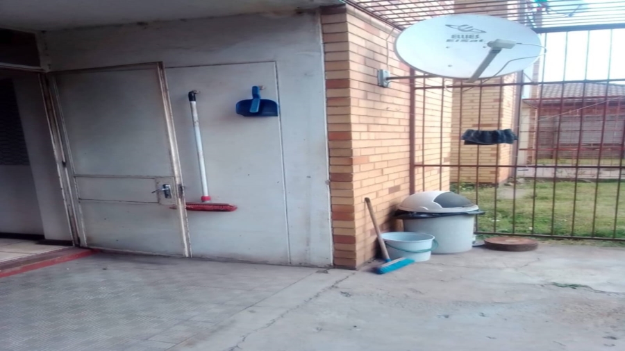 2 Bedroom Property for Sale in Vanderbijlpark CW 3 Gauteng