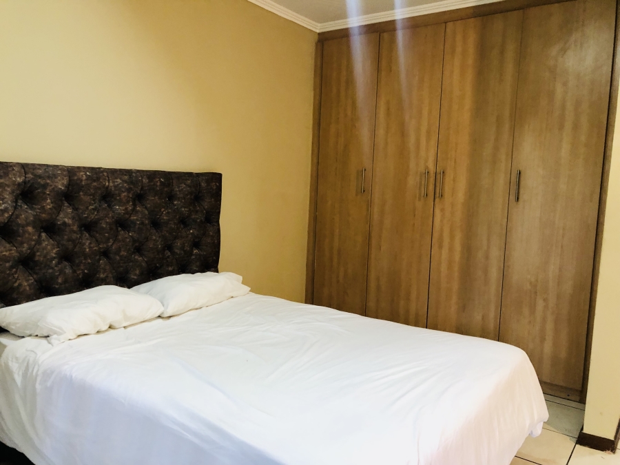 1 Bedroom Property for Sale in Rivonia Gauteng