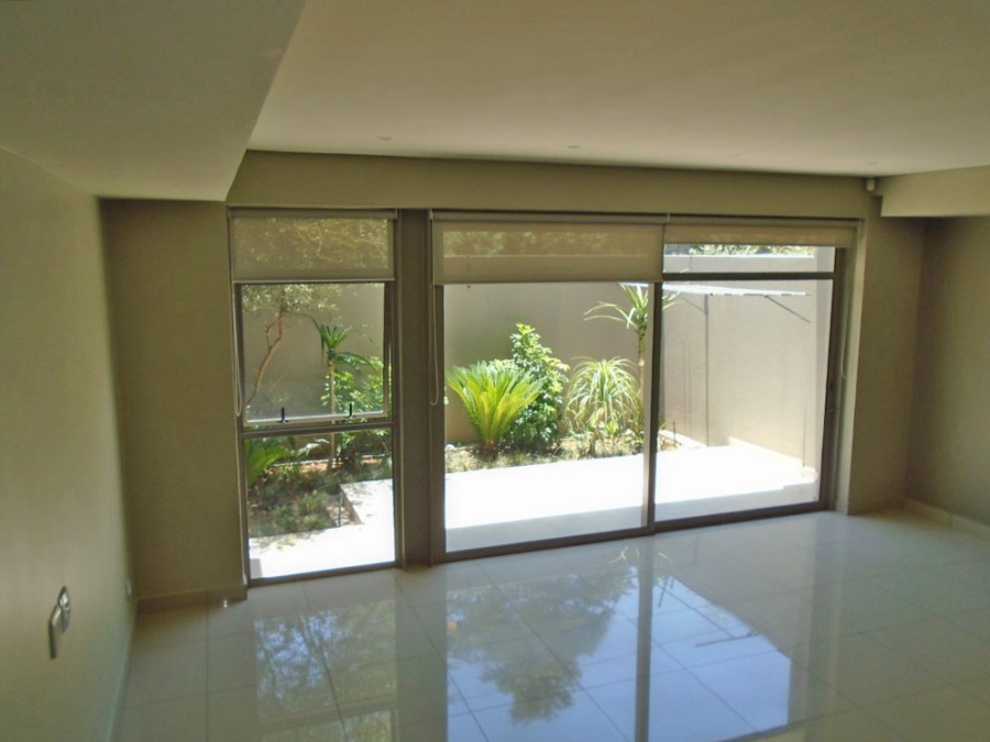 To Let 3 Bedroom Property for Rent in Oaklands Gauteng