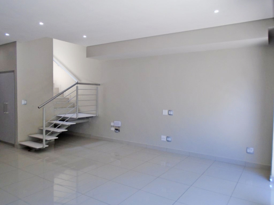 To Let 3 Bedroom Property for Rent in Oaklands Gauteng