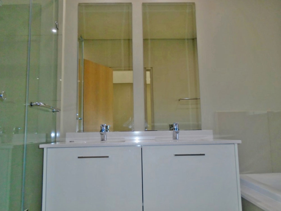 To Let 3 Bedroom Property for Rent in Oaklands Gauteng